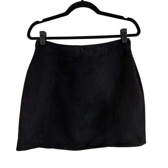 Velvet Front Button & Zipper Detail Mini Skirt - Picture 2 of 6